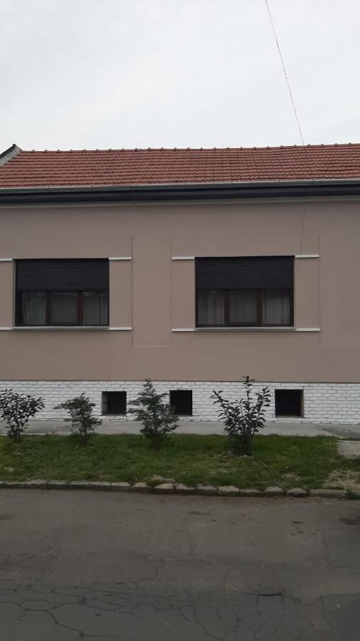 Casa Isa Villa Oradea Exterior photo